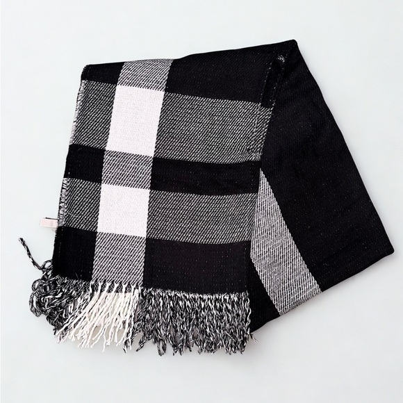 LOFT Accessories - LOFT Black & White Wrap / Scarf Combo